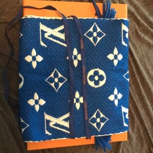 Louis Vuitton Logomania Scarf